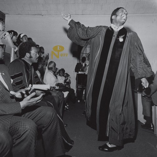 Pastor T.L. Barrett And The Youth For Christ Choir - I Shall Wear A Crown (2021)