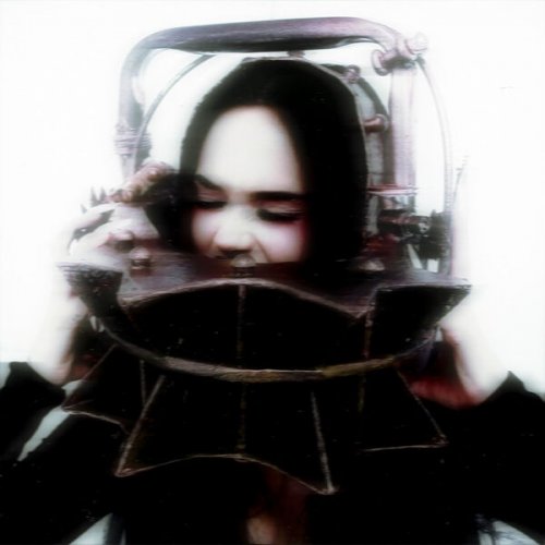 Maggie Lindemann - HEADSPLIT (2024) Hi Res