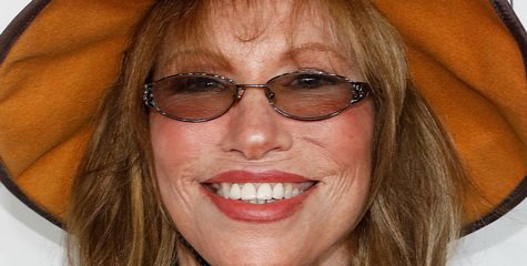 Carly Simon - Comes In Waves (2026)
